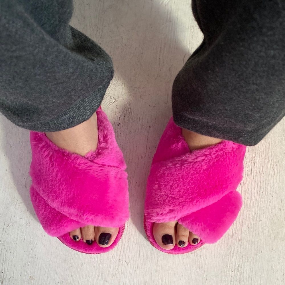 Hot Pink Faux Fur Slides - Picture 4 of 4